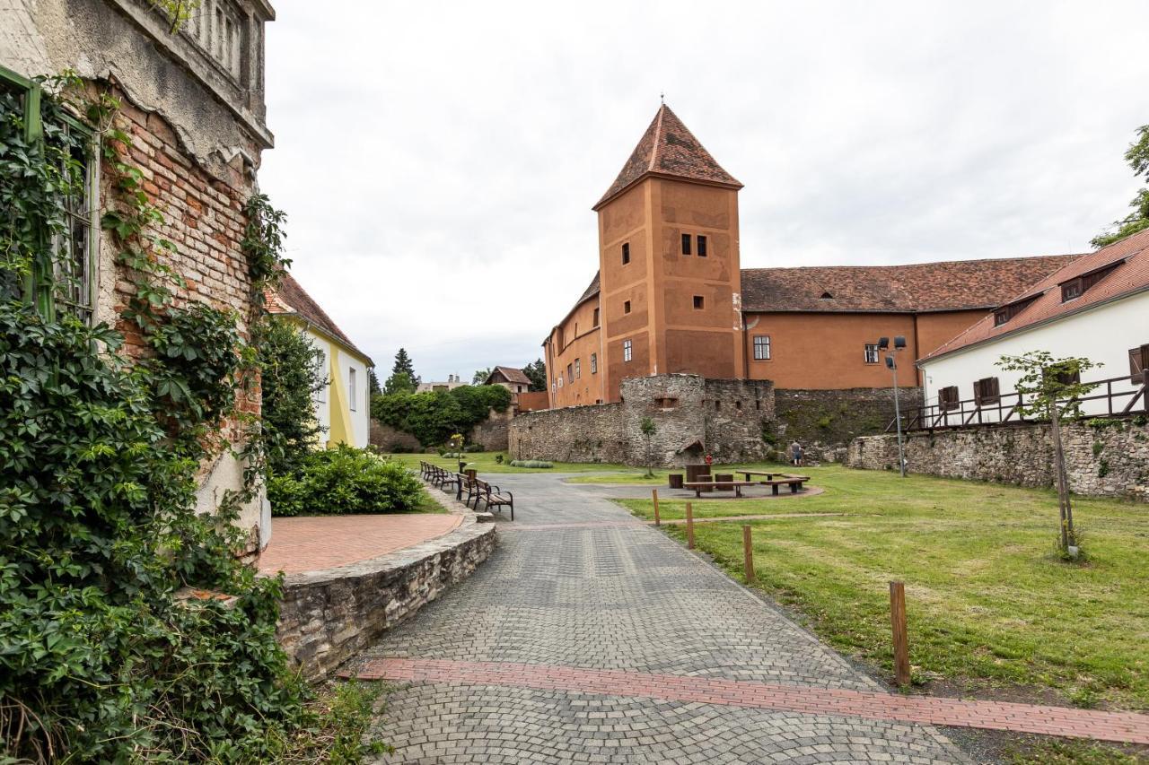 Benedict Hotel Koszeg Luaran gambar